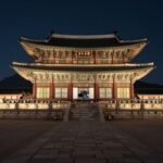 덕수궁 석조전 야간 조명이 비친 모습