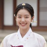 배우 전미선 7주기 프로필과 그리운 발자취 전미선 프로필 사진. 따뜻한 미소로 유명한 배우 전미선의 모습.