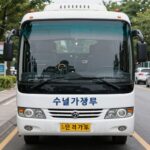 수원에서 가평으로 가는 시외버스 전면 모습