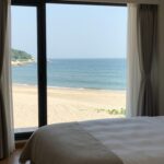 속초해수욕장 오션뷰 펜션 객실에서 바라본 바다 전경