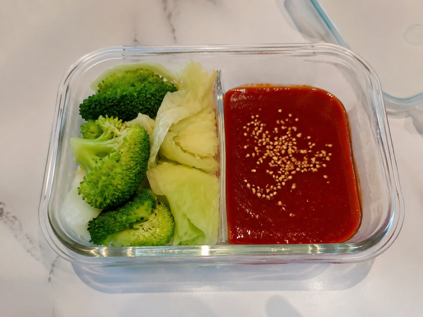 여름 도시락 브로콜리 양배추찜 초고추장 반찬 사진